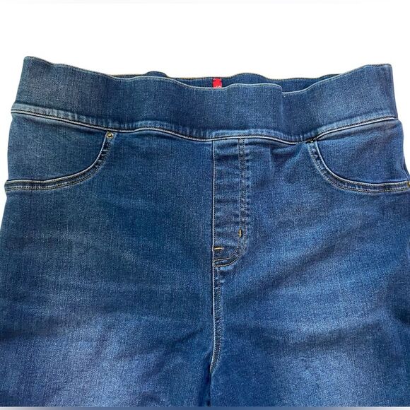 SPANX Medium Wash Distressed Ankle Skinny Jeans in Size Medium - Picture 9 of 16